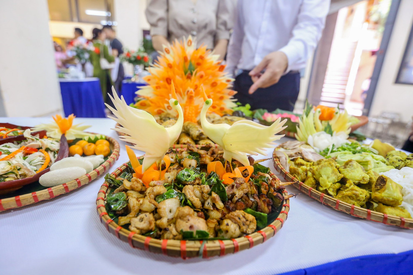 Nhiều mâm cơm dự thi có phần trình bày ấn tượng.