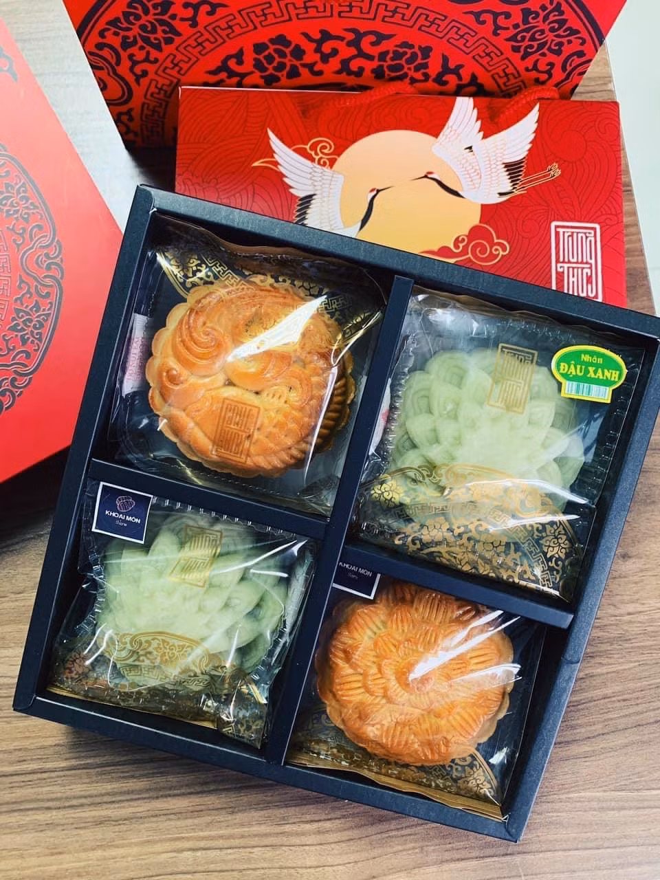Sự đa dạng về mẫu mã, màu sắc giúp người mua hàng có thêm sự lựa chọn khi mua sắm Sự đa dạng về mẫu mã, màu sắc giúp người mua hàng có thêm sự lựa chọn khi mua sắm