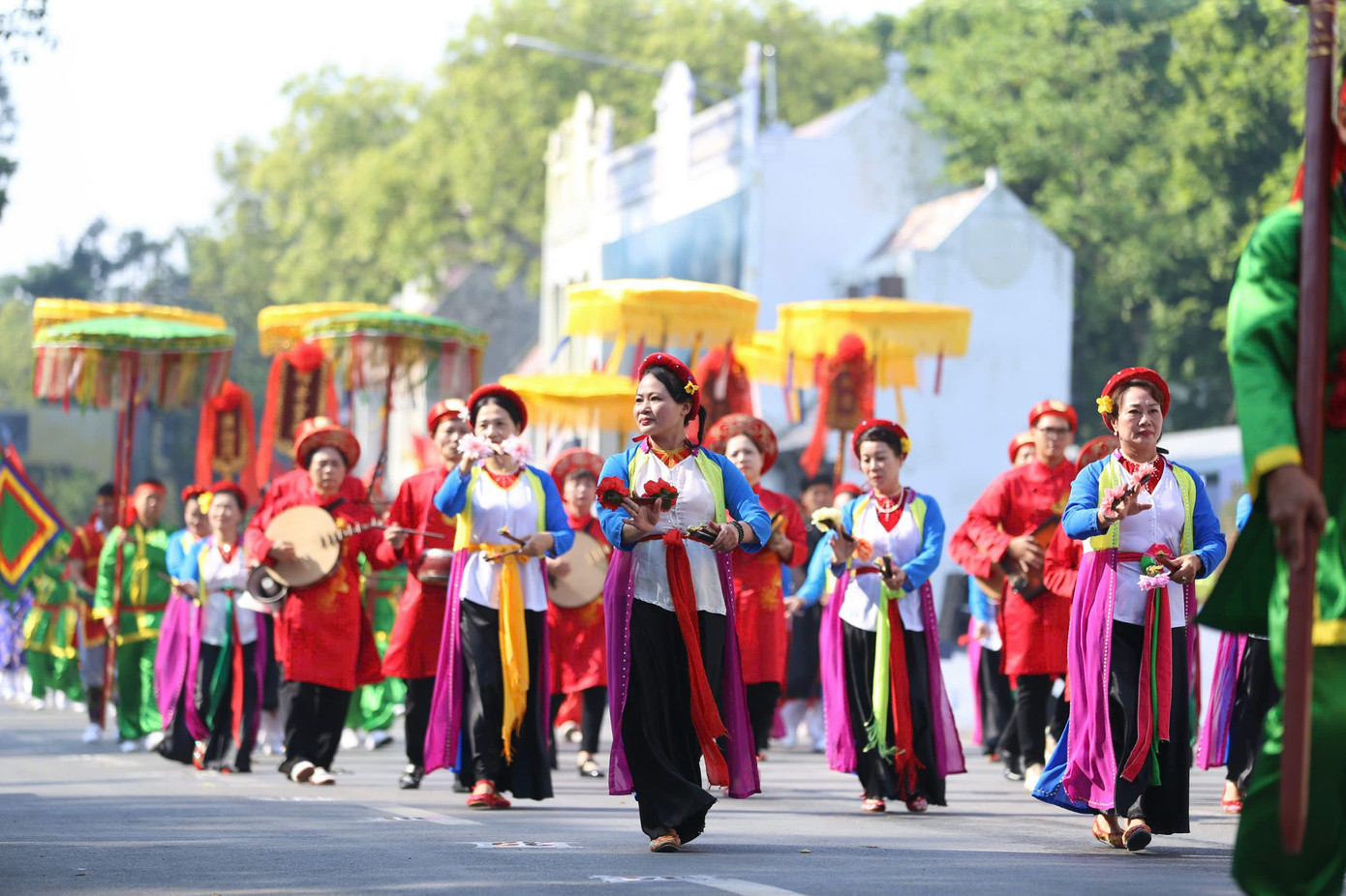 Các màn diễu hành, trình diễn các loại hình văn hóa nghệ thuật dân gian, bao gồm nhiều di sản văn hóa phi vật thể được UNESCO và quốc gia công nhận, cùng những nét đẹp văn hóa truyền thống đặc sắc, lâu đời của Thủ đô.