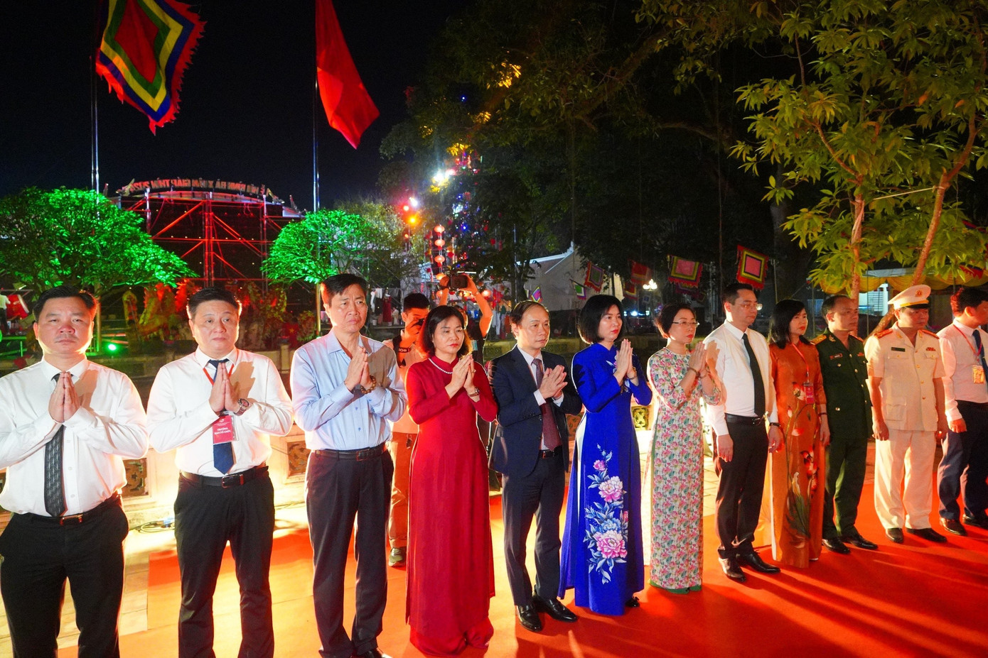 Các đại biểu đến tham dự lễ khai hội Bình Đà 2024 và công bố tuyến du lịch Con đường di sản Nam Thăng Long - Hà Nội - Điểm về nguồn cội. Dự Lễ khai mạc có Phó Trưởng ban Thường trực Ban Dân vận Trung ương Phạm Tất Thắng, Phó Bí thư Thường trực Thành ủy Hà Nội Nguyễn Thị Tuyến. Các đại biểu đến tham dự lễ khai hội Bình Đà 2024 và công bố tuyến du lịch Con đường di sản Nam Thăng Long - Hà Nội - Điểm về nguồn cội. Dự Lễ khai mạc có Phó Trưởng ban Thường trực Ban Dân vận Trung ương Phạm Tất Thắng, Phó Bí thư Thường trực Thành ủy Hà Nội Nguyễn Thị Tuyến.