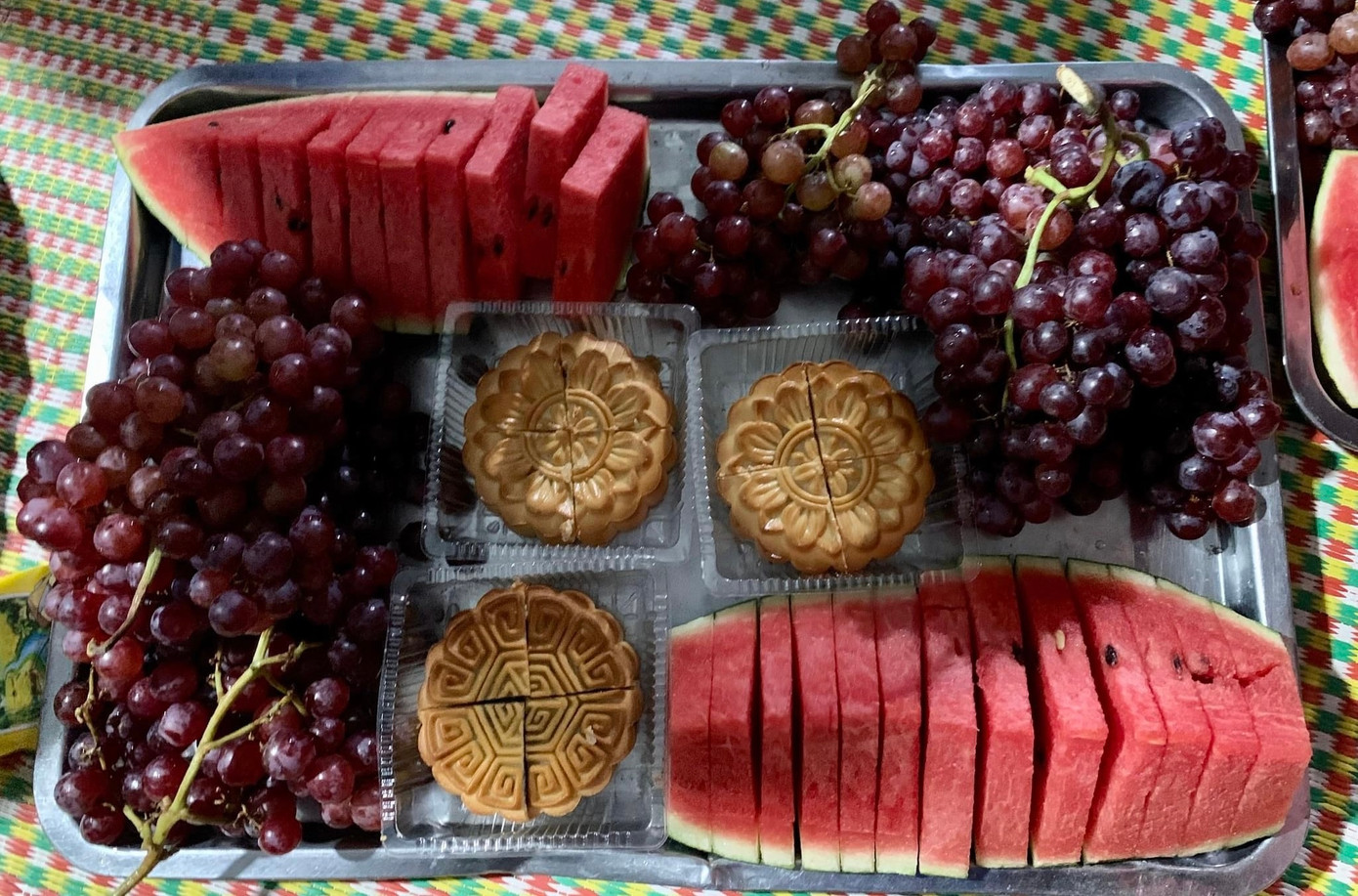 Những mâm cỗ đơn giản đầy yêu thương