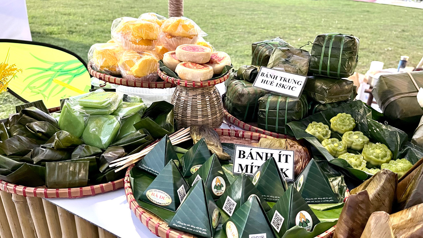 Những thức quà ba miền chính là linh hồn của sự kiện, bởi ẩm thực không chỉ phản ánh văn hóa bản địa của mỗi vùng, miền mà còn chứa đựng hồn cốt văn hóa của dân tộc, quan niệm nhân sinh và những giá trị bền vững, đặc trưng của mỗi địa phương.