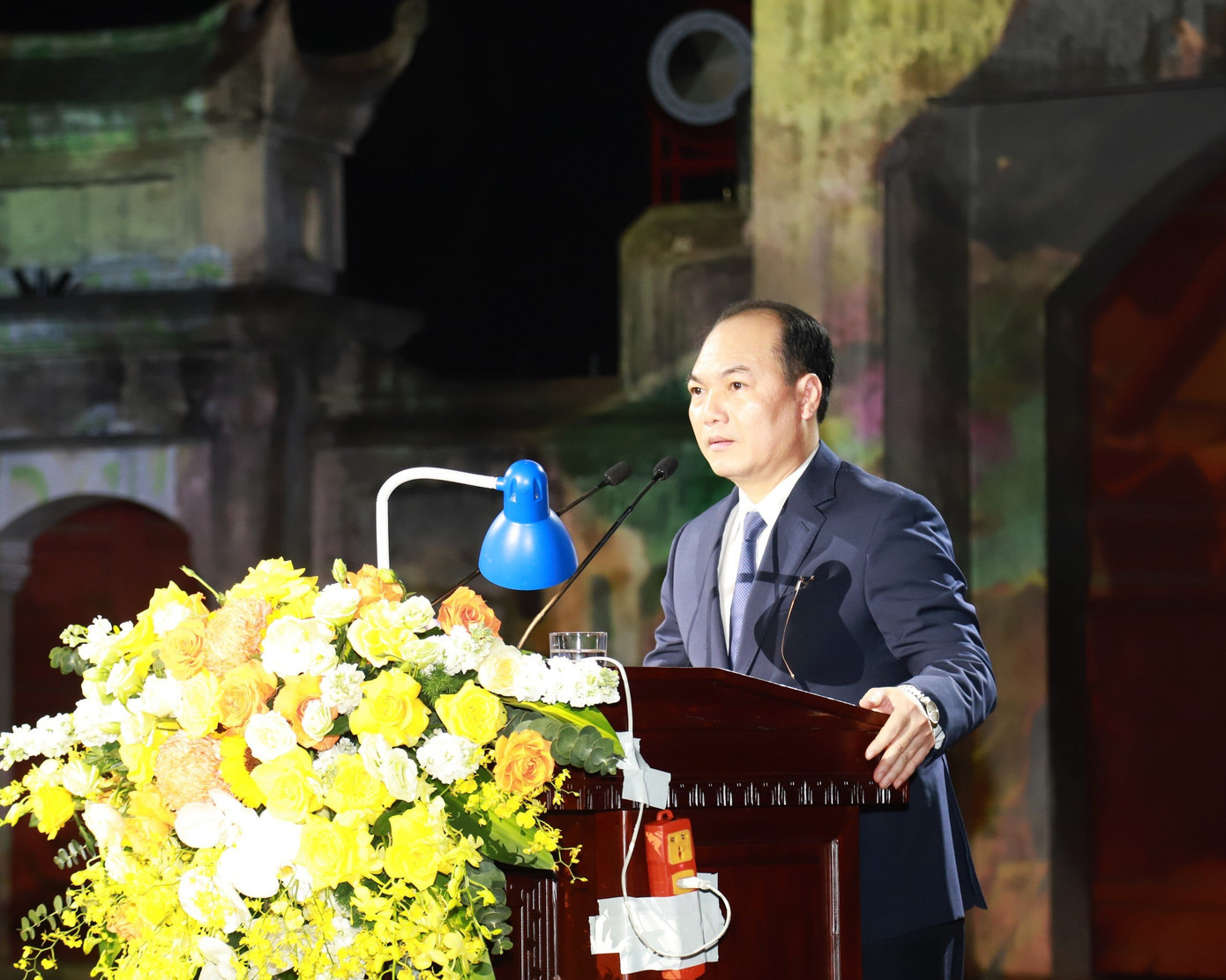 Chủ tịch UBND huyện Đông Anh Nguyễn Anh Dũng phát biểu tại lễ kỷ niệm. Chủ tịch UBND huyện Đông Anh Nguyễn Anh Dũng phát biểu tại lễ kỷ niệm.