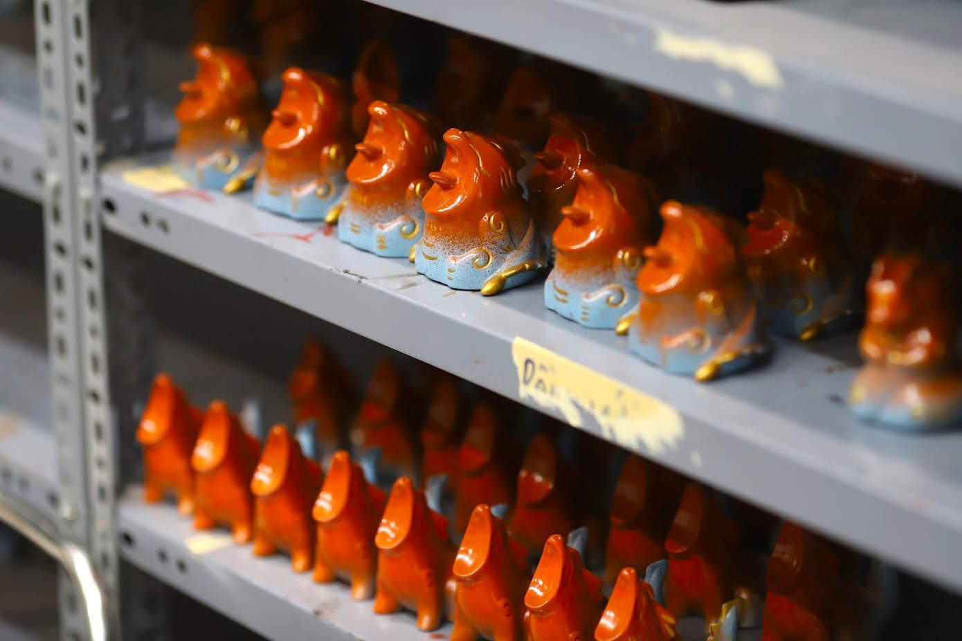 Rồng phiên bản 2 màu. Rồng phiên bản 2 màu.