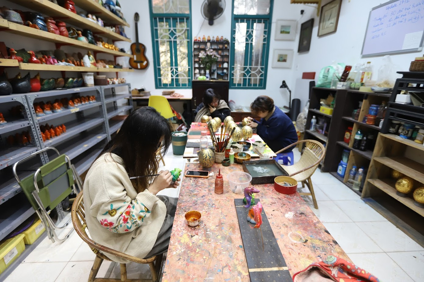 Dự án "Năm con Rồng" với nhân vật chính là 5 chú rồng ngộ nghĩnh được một nhóm họa sĩ gen Z thực hiện. Các tác phẩm được lấy ý tưởng từ văn hóa dân gian cùng những họa tiết trong điêu khắc thủ công truyền thống. Dự án "Năm con Rồng" với nhân vật chính là 5 chú rồng ngộ nghĩnh được một nhóm họa sĩ gen Z thực hiện. Các tác phẩm được lấy ý tưởng từ văn hóa dân gian cùng những họa tiết trong điêu khắc thủ công truyền thống.