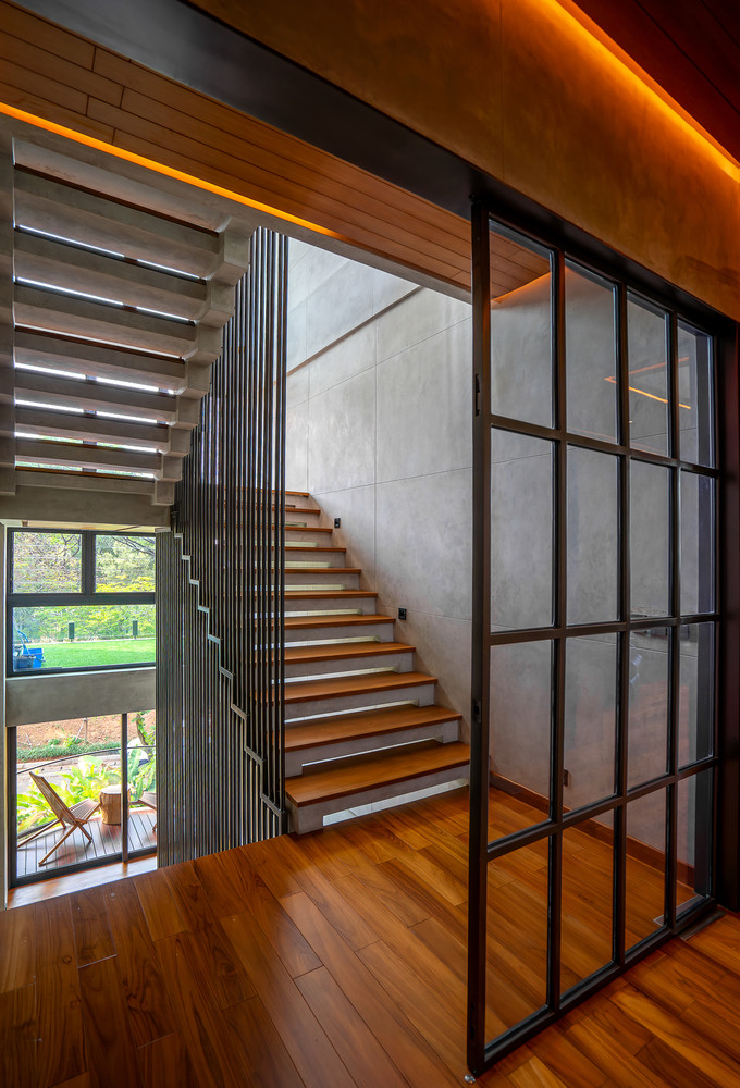 Hệ thống cửa liền mạch giúp cho luồng không khí trong ngôi nhà luôn được di chuyển, trao đổi. Hệ thống cửa liền mạch giúp cho luồng không khí trong ngôi nhà luôn được di chuyển, trao đổi.