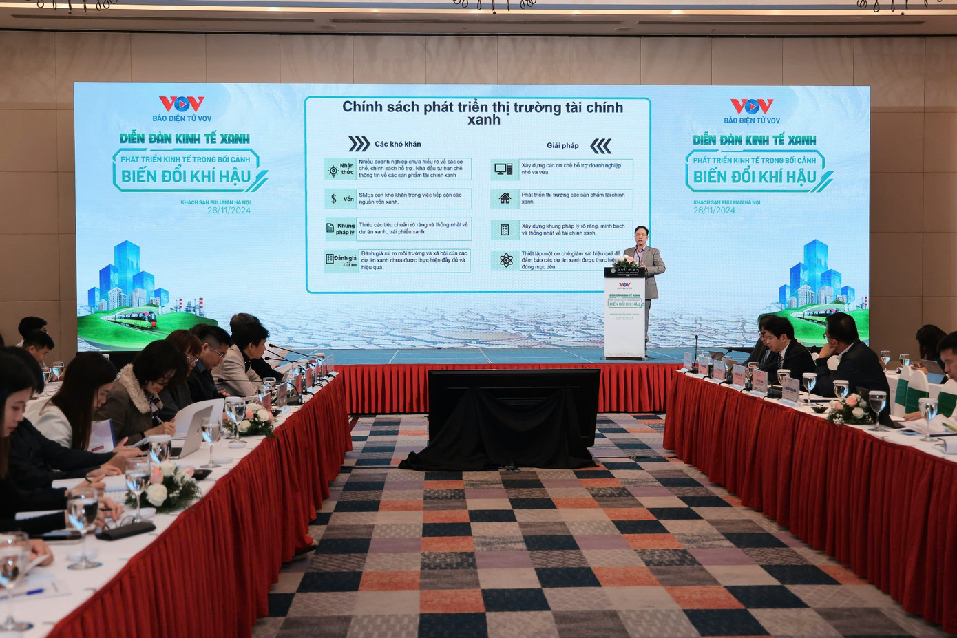 Quang cảnh diễn đàn.