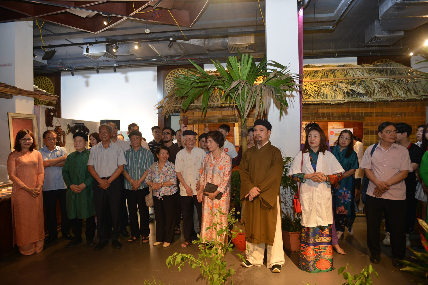 Không gian khai mạc chuỗi hoạt động "Giữ nghề xưa trên phố". Không gian khai mạc chuỗi hoạt động "Giữ nghề xưa trên phố".