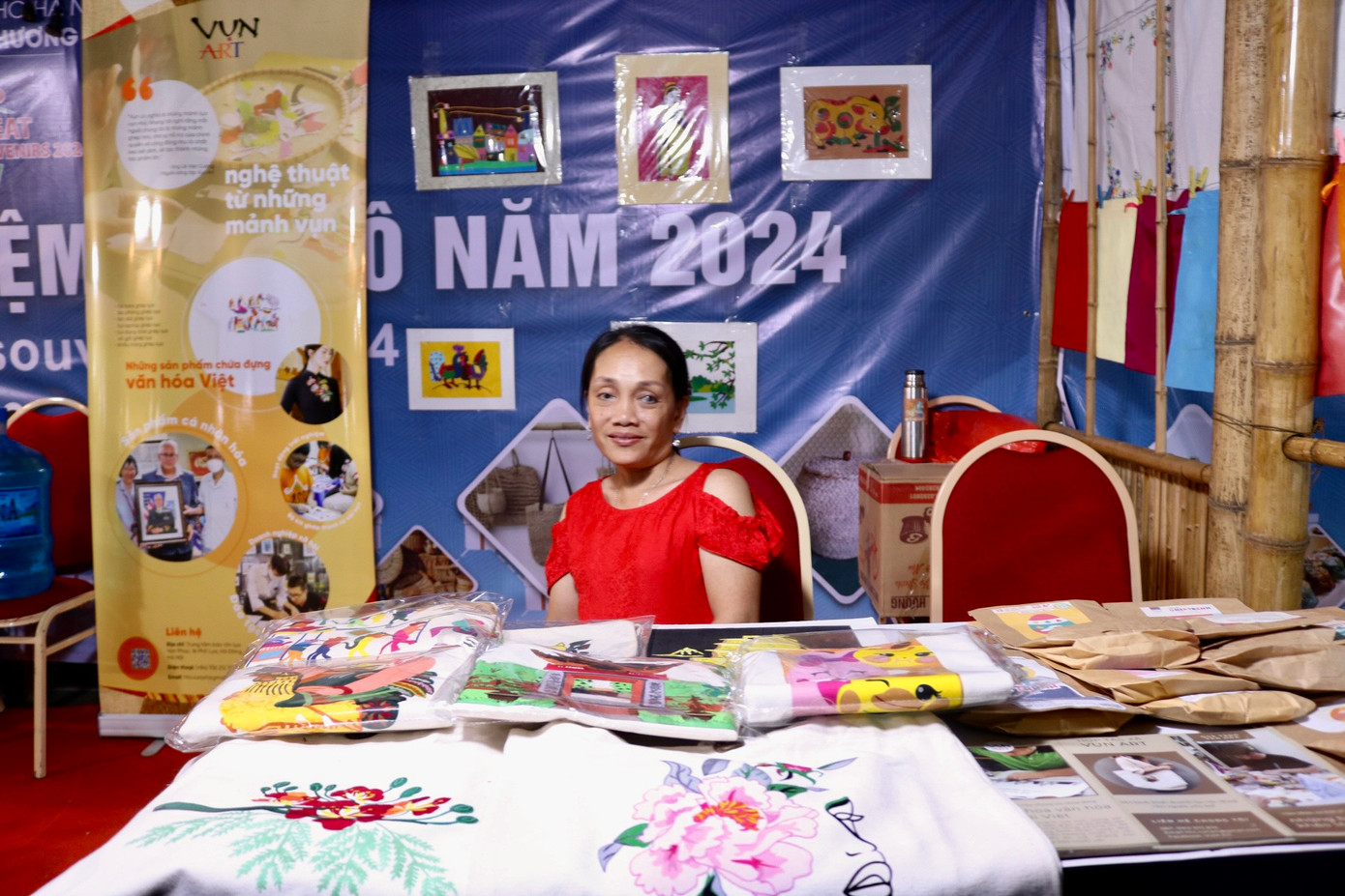 Hội chợ thu hút sự tham gia của các Hội, hiệp hội ngành nghề, doanh nghiệp, cơ sở công nghiệp nông thôn, cơ sở sản xuất, kinh doanh hàng lưu niệm thủ công mỹ nghệ, các nghệ nhân, thợ giỏi ngành thủ công mỹ nghệ và sản phẩm OCOP.