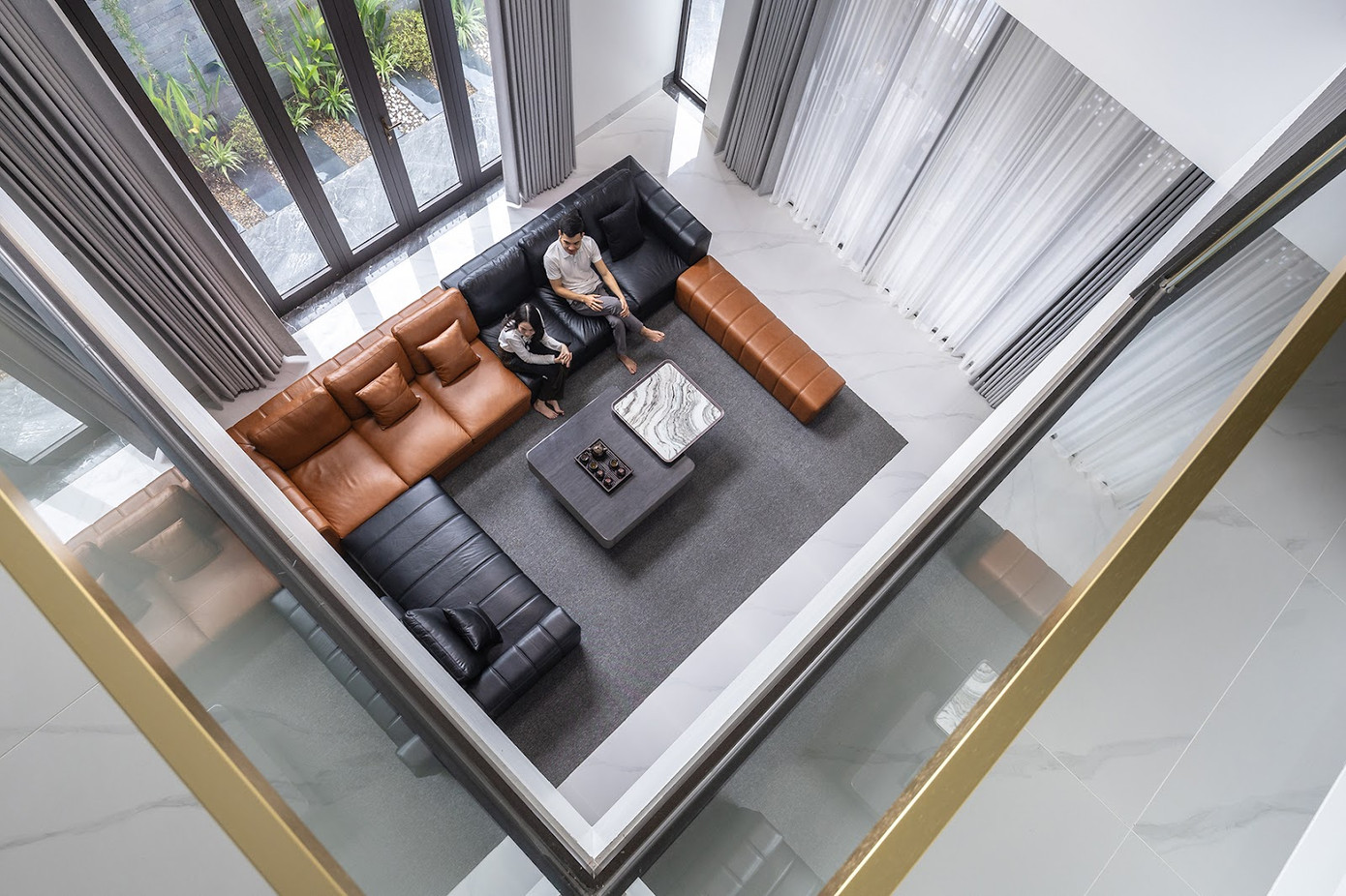 Không gian nội thất được thiết kế hiện đại và có phần trẻ trung hơn theo yêu cầu của gia chủ.