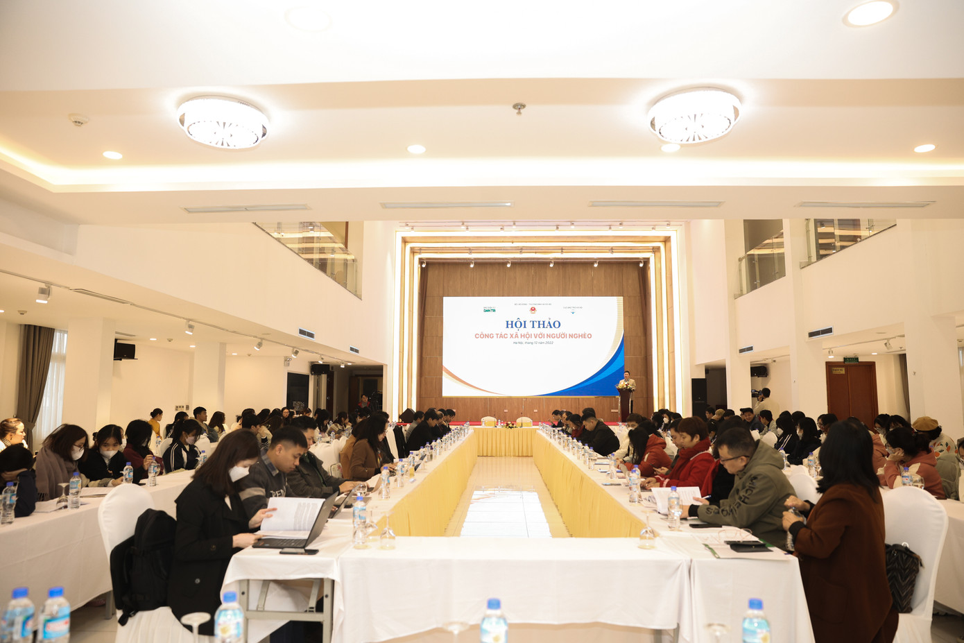 Quanh cảnh hội thảo