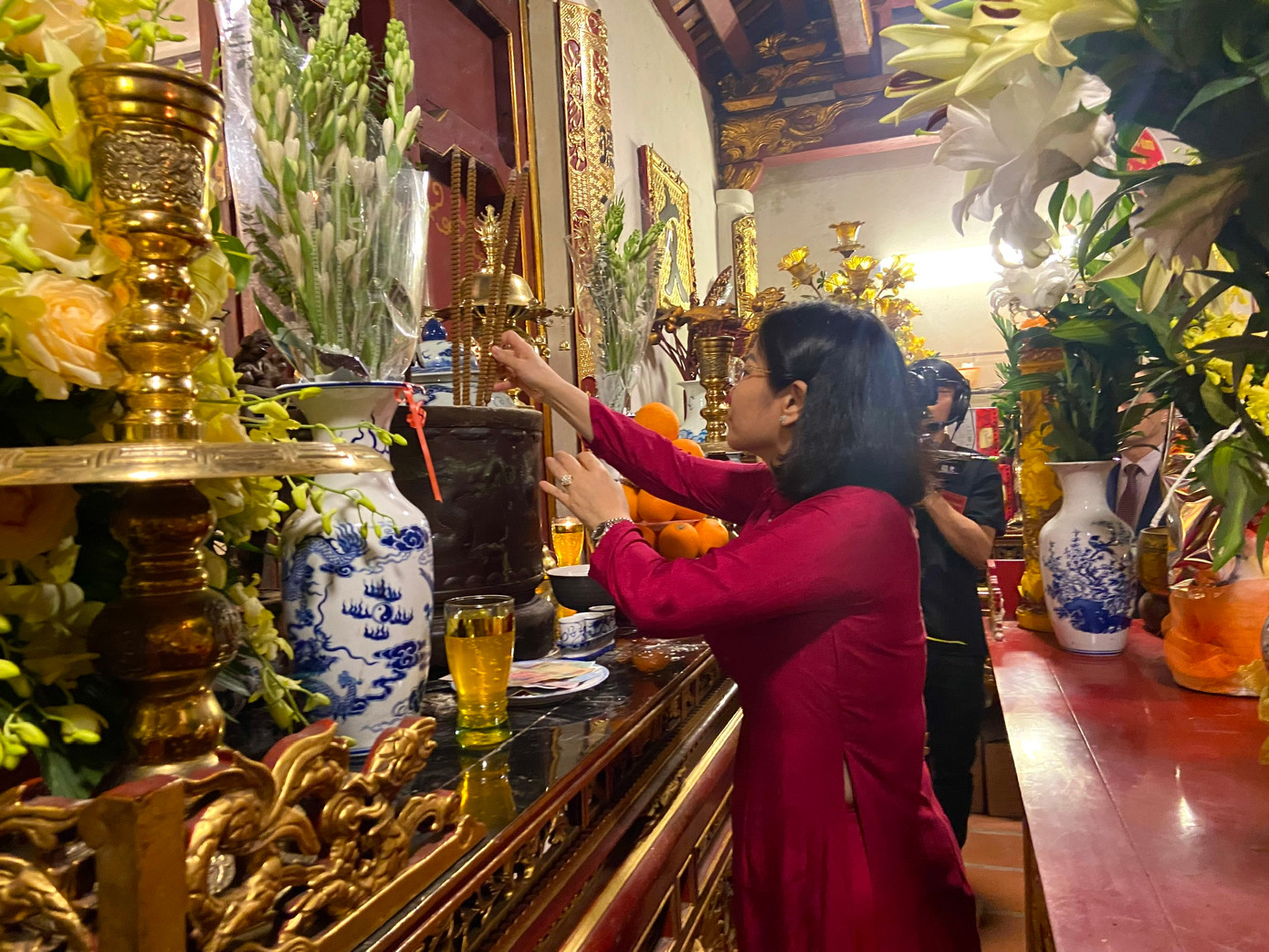 Lễ dâng hương được diễn ra tại đình Nội Bình Đà. Lễ dâng hương được diễn ra tại đình Nội Bình Đà.