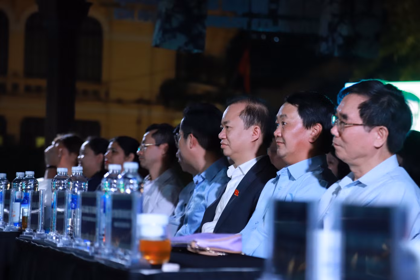 Tới dự lễ khai mạc có Bộ trưởng, Chủ nhiệm Ủy ban Dân tộc Hầu A Lềnh cùng đại diện bộ, ngành trung ương và TP. Hà Nội.