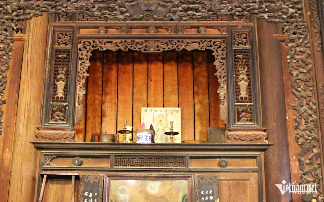 Trang thờ nơi cố GS Trần Văn Giàu và ông Ung Văn Khiêm từng ẩn nấp để thoát khỏi sự truy lùng của Pháp. Ảnh: Hà Nguyễn