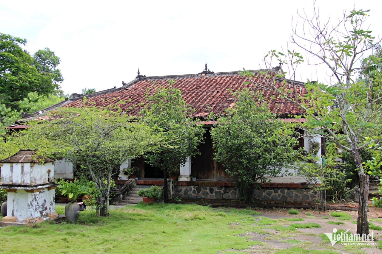 Ngôi nhà cổ của quan Tri huyện Phạm Văn Huynh được nhiều người, đoàn làm phim đến tham quan, ghi hình. Ảnh: Hà Nguyễn