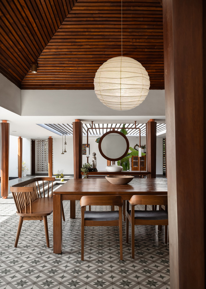 Ngôi nhà này được giới chuyên môn xem như một hình mẫu tiêu biểu cho kiến trúc bền vững ở vùng khí không hậu nhiệt đới.