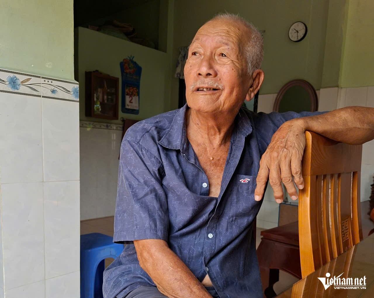 Ông Tâm cho biết ngôi nhà có từ thời ông cố của mình. Ảnh: Hà Nguyễn