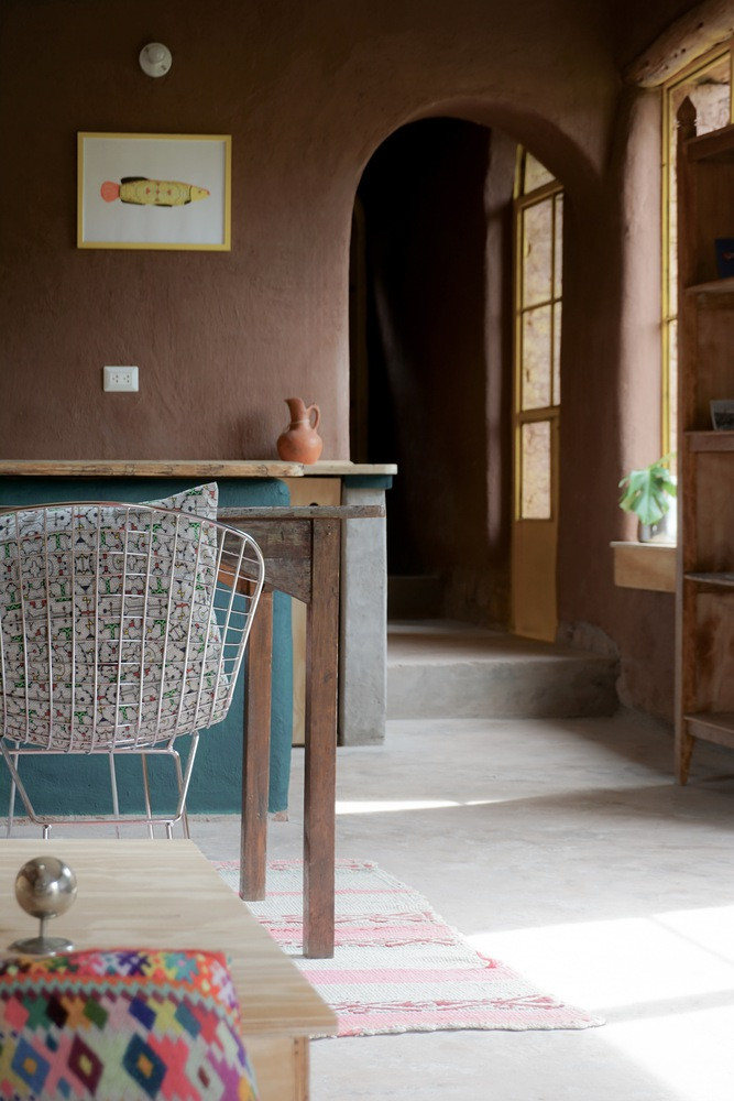 Sự gọn gàng, tối giản và tiện nghi được đề cao trong không gian sống này.