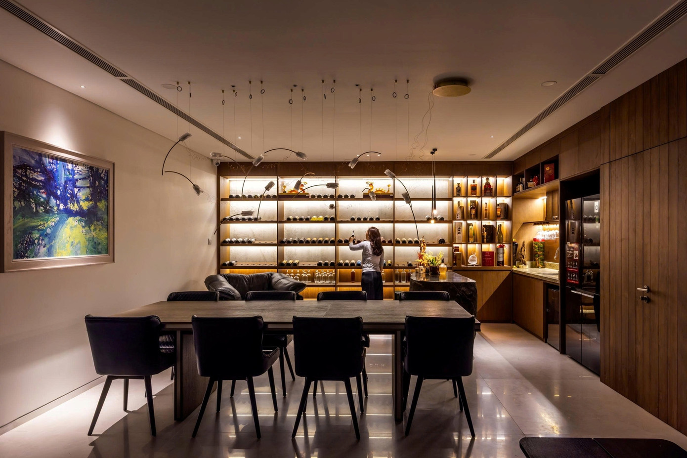 Không gian thưởng rượu trong căn biệt thự.