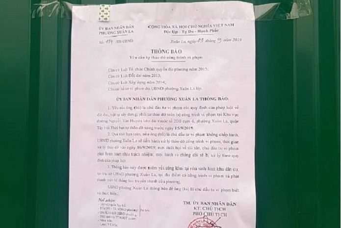 Thông báo yêu cầu tự tháo dỡ công trình vi phạm đã được ông Lê Tiến, Phó Chủ tịch UBND phường Xuân La ký ngày 9/9/2019 Thông báo yêu cầu tự tháo dỡ công trình vi phạm đã được ông Lê Tiến, Phó Chủ tịch UBND phường Xuân La ký ngày 9/9/2019
