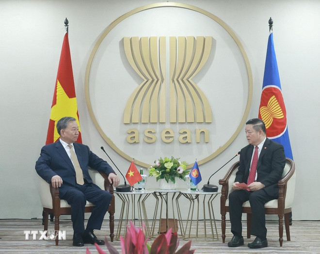 Tổng Bí thư Tô Lâm gặp Tổng Thư ký ASEAN ASEAN Kao Kim Hourn và Ủy ban đại diện thường trực bên cạnh ASEAN (CPR). (Ảnh: Thống Nhất/TTXVN) Tổng Bí thư Tô Lâm gặp Tổng Thư ký ASEAN ASEAN Kao Kim Hourn và Ủy ban đại diện thường trực bên cạnh ASEAN (CPR). (Ảnh: Thống Nhất/TTXVN)
