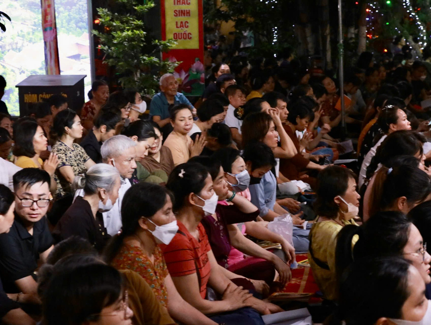 Vẫn như thông lệ hằng năm, chùa Phúc Khánh (quận Đống Đa, Hà Nội) lại tổ chức hàng loạt các hoạt động trong dịp lễ Vu Lan trong những ngày cận Rằm tháng 7 Âm lịch thu hút người dân Thủ đô cùng với du khách thập phương, phật tử đến tham dự.