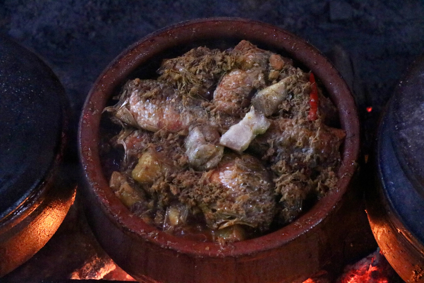 Để phục vụ cho nhu cầu của khách hàng, ngày nay món cá khó còn được biến tấu với nhiều loại cá khác nhau như cá trạch, cá diếc, cá quả, cá rô, cá trê và có thể thêm thịt nếu người mua yêu cầu.