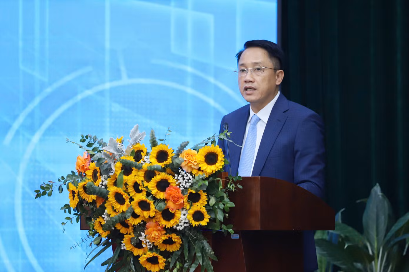 Ông Mai Sơn - Phó Tổng Cục trưởng Tổng cục Thuế - phát biểu tại hội thảo. Ông Mai Sơn - Phó Tổng Cục trưởng Tổng cục Thuế - phát biểu tại hội thảo.