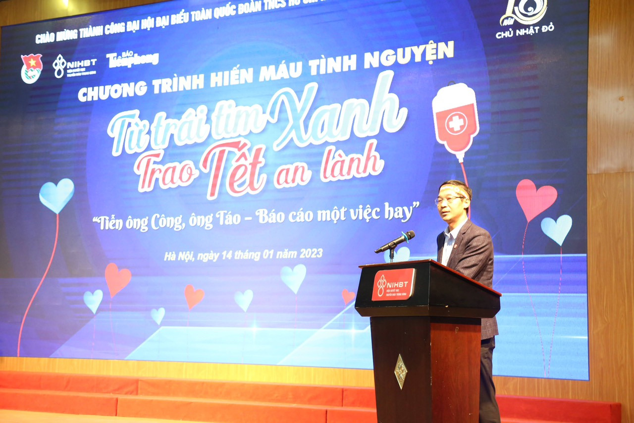 TS.BS Trần Ngọc Quế, Giám đốc Trung tâm Máu Quốc gia chia sẻ, với chương trình Chủ Nhật Đỏ, Viện Huyết học – Truyền máu Trung ương đã đồng hành tổ chức cùng báo Tiền Phong được 15 năm, trở thành một trong những sự kiện hiến máu có sức lan tỏa nhất hiện nay, bổ sung vào ngân hàng máu quốc gia hỗ trợ cho hàng trăm nghìn bệnh nhân trên toàn quốc trong mỗi dịp Tết Nguyên đán.