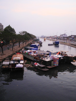 Chiều về trên bến Bình Đông 