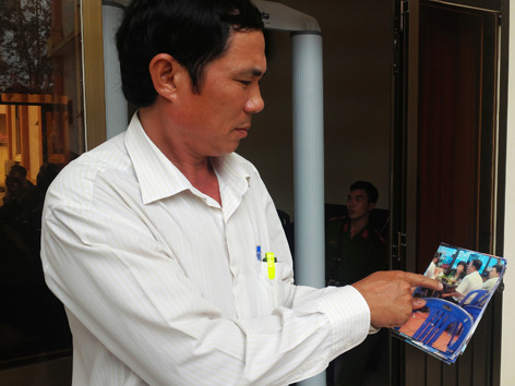 Ông Nguyễn Văn Thương tố cáo đại diện viện kiểm sát - ông Phạm Phú Vinh đang ăn nhậu với nguyên đơn. Ông Nguyễn Văn Thương tố cáo đại diện viện kiểm sát - ông Phạm Phú Vinh đang ăn nhậu với nguyên đơn