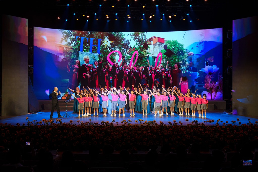 Tiết mục A MILLION DREAMS - BÀI HÁT VÌ TẦM VÓC VIỆT | Lê Quỳnh Anh, Nguyễn Hoàng Khúc Lynh, Học sinh TH School và Hợp xướng Hanoi Voices