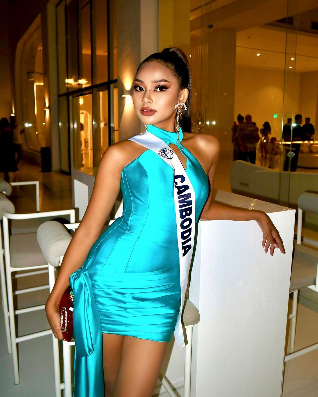 Đại diện Campuchia - SreyPii Phorn là ứng viên sáng giá hiếm hoi của khu vực châu Á. Cô năm nay 23 tuổi, cao 1,73 m, là người mẫu và doanh nhân. Người đẹp mong muốn trở thành siêu mẫu hàng đầu ở quê nhà. Cô có khả năng nói tiếng Anh, Thái Lan.