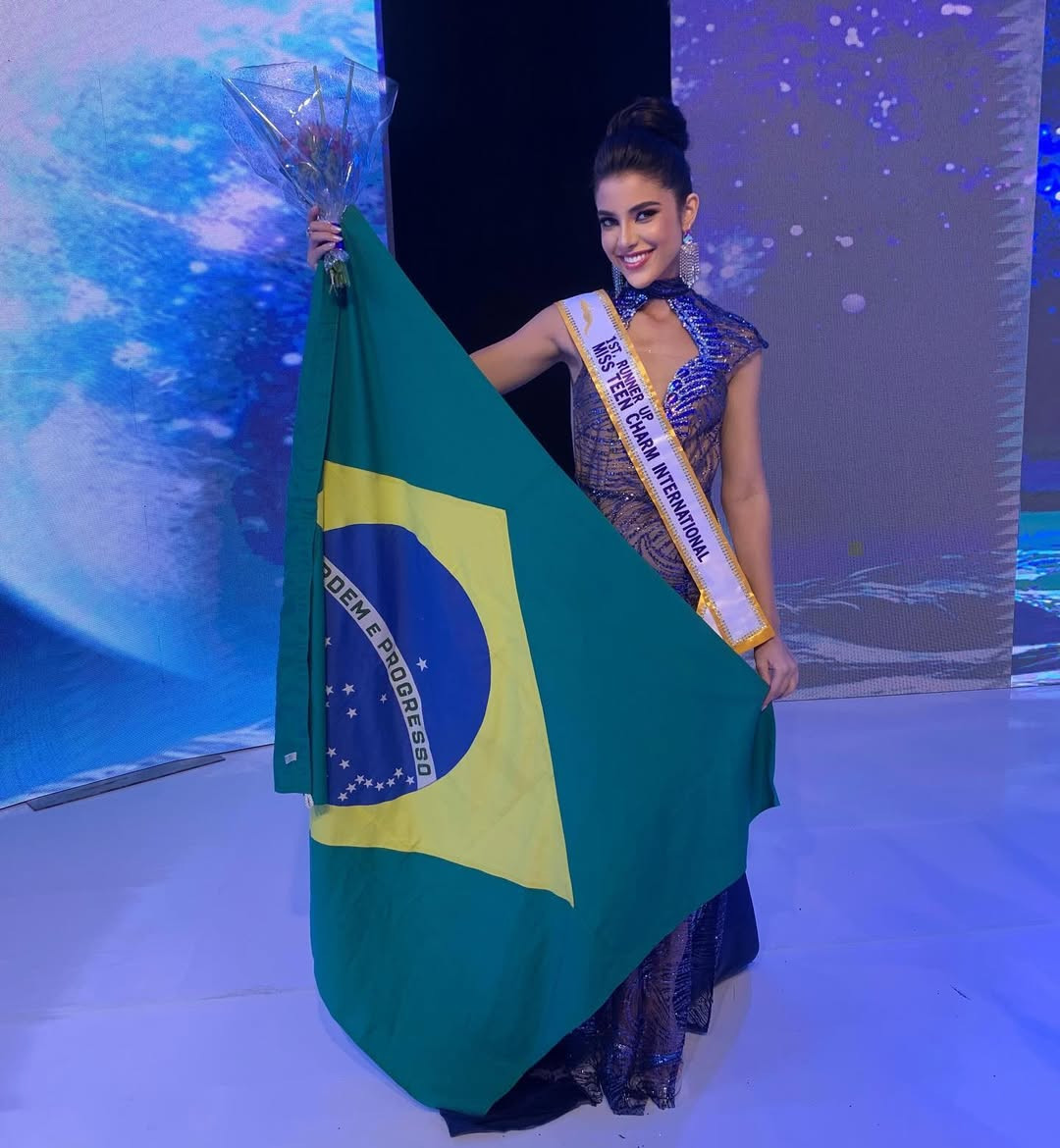 Người đẹp Brazil - Maju Portela suýt ngất khi thi ứng xử. Người đẹp Brazil - Maju Portela suýt ngất khi thi ứng xử.