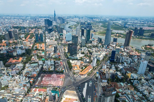 Trong thời gian tiến hành sắp xếp, dịch vụ công tại các phường ảnh hưởng sẽ luôn được đảm bảo, phục vụ tốt nhu cầu của người dân; Ảnh: HOÀNG TRIỀU