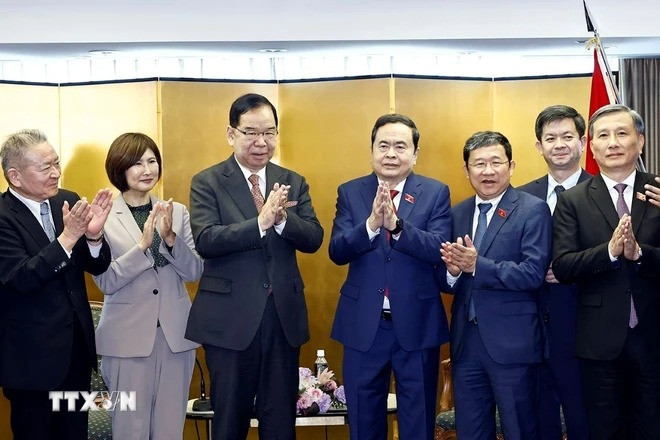 Chủ tịch Quốc hội Trần Thanh Mẫn tiếp Chủ tịch Đảng Cộng sản Nhật Bản Shii Kazuo. (Ảnh: Doãn Tấn/TTXVN) Chủ tịch Quốc hội Trần Thanh Mẫn tiếp Chủ tịch Đảng Cộng sản Nhật Bản Shii Kazuo. (Ảnh: Doãn Tấn/TTXVN)