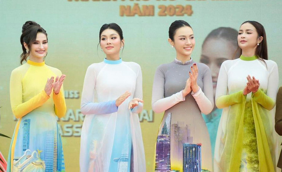 Ngày 5/12, Luma Russo tham dự sự kiện Tuần lễ Du lịch TPHCM với vai trò là một trong các đại sứ. Người đẹp diện áo dài.