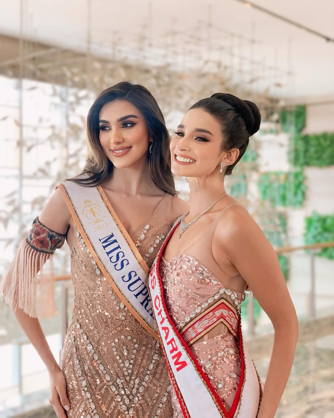 Luma Russo hội ngộ Hoa hậu Siêu quốc gia 2023 Andrea Aguilera ở Indonesia. So với Luma, Andrea có nhiệm kỳ bận rộn, được xem là Hoa hậu Siêu quốc gia thành công nhất lịch sử. Sau khi đăng quang, Andrea đã đi công tác gần 20 quốc gia.