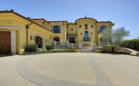 Một số hình ảnh về siêu biệt thự mới của cô Kim