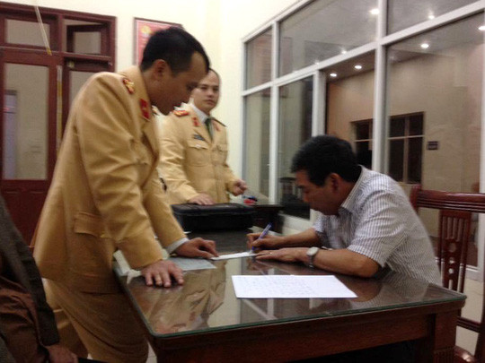 BẢN TIN ATGT: Va chạm với xe tải, cụ ông tử vong tại chỗ ảnh 1