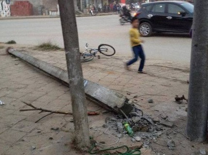 BẢN TIN ATGT: Va chạm với xe tải, cụ ông tử vong tại chỗ ảnh 3