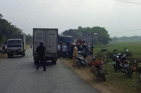 BẢN TIN ATGT: Va chạm với xe tải, cụ ông tử vong tại chỗ ảnh 4
