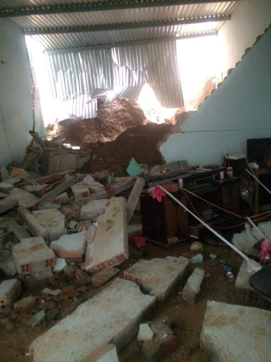 Nha Trang tê liệt vì sạt lở, ngập lụt ảnh 11