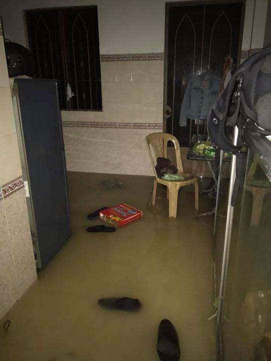 Nha Trang tê liệt vì sạt lở, ngập lụt ảnh 9