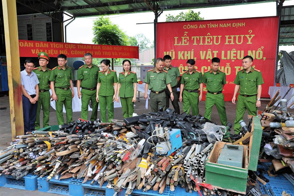 Quá trình tiêu huỷ bảo đảm đúng quy trình, thủ tục nghiêm ngặt, có sự giám sát chặt chẽ của Hội đồng tiêu hủy. Quá trình tiêu huỷ bảo đảm đúng quy trình, thủ tục nghiêm ngặt, có sự giám sát chặt chẽ của Hội đồng tiêu hủy.