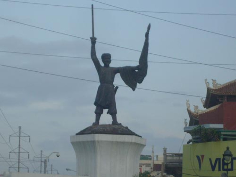 Tượng vua Lê Lợi. Ảnh tư liệu: Báo Người Lao động