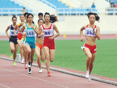 Được mời đích danh sáu VĐV, nhưng điền kinh VN chỉ có duy nhất Đỗ Thị Thảo (dẫn đầu) tham dự cự ly 800m nữ giải Grand Prix châu Á. Ảnh: VSI