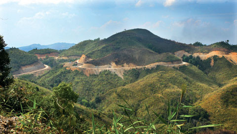 Một đoạn đường thuộc huyện Sốp Cộp, tỉnh Sơn La do Lữ đoàn 229 (Binh chủng Công binh), Lữ đoàn 543, Công ty Tây Bắc (Quân khu 2), Công ty 99 (Binh đoàn 12) thi công đã hoàn thành và đưa vào sử dụng