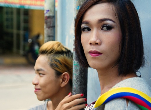 "Em có ước mơ gì không" - "Em ước mơ mình có đủ tiền, em sẽ xây một cái nhà thờ, thờ Cha, thờ Mẹ, thờ Trời, thờ Phật".