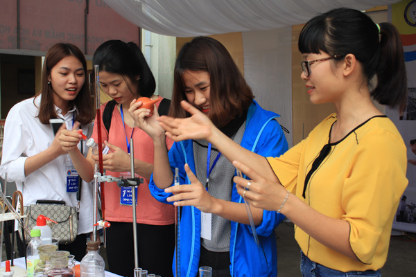 Trải nghiệm 'Một ngày làm sinh viên' ảnh 5